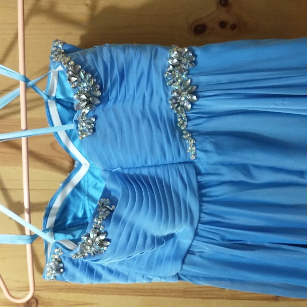 Prom dress - Picture 4 of 6